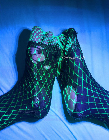 poisonwish エロティック女優 写真