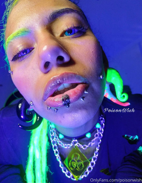 poisonwish 裸の女優 画像