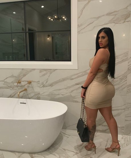 Danielle P ポルノスター 独占 写真