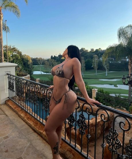 Danielle P ヌードスター 写真