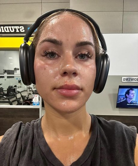 Babyjoness モデル 画像