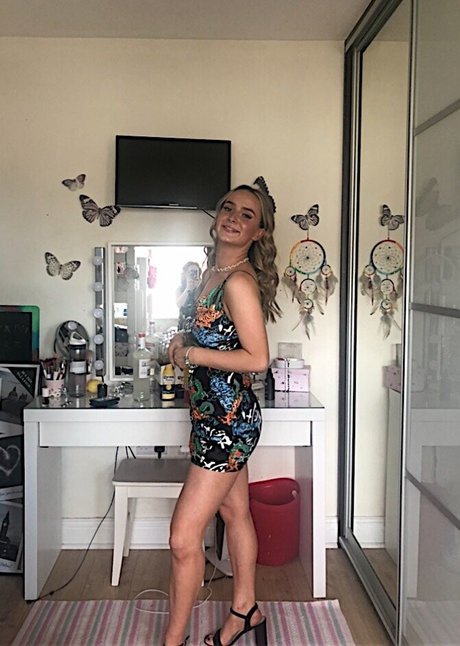 Aiobhin ポルノスター ホット 写真