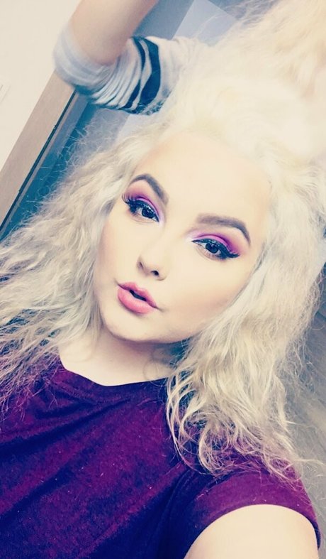 moniiquexxx 可愛い女優 写真