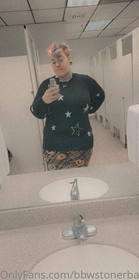 bbwstonerdoll アダルトスター 画像