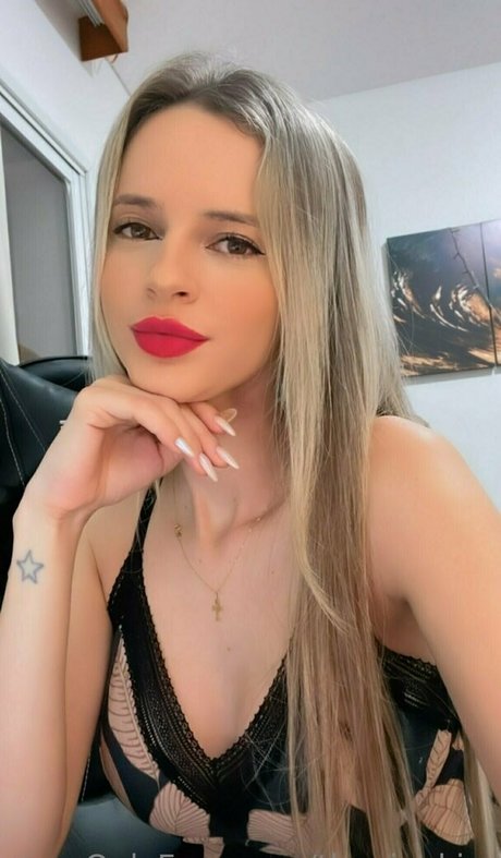 ブルネットの教師OnlyFans セクシー裸 ギャラリー