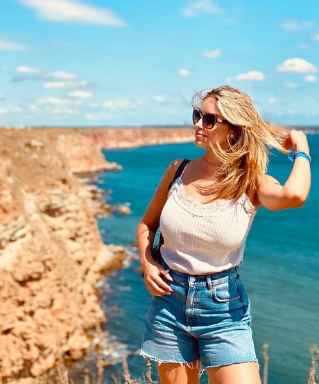 ブルネットのPOV OnlyFans ホットヌード 画像