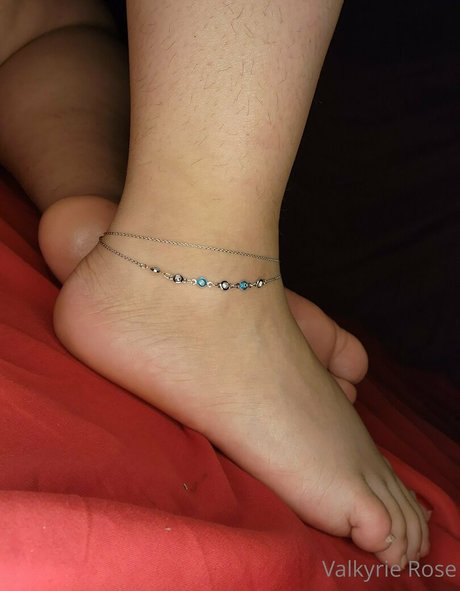 valkyrie rose freee かわいいモデル 写真