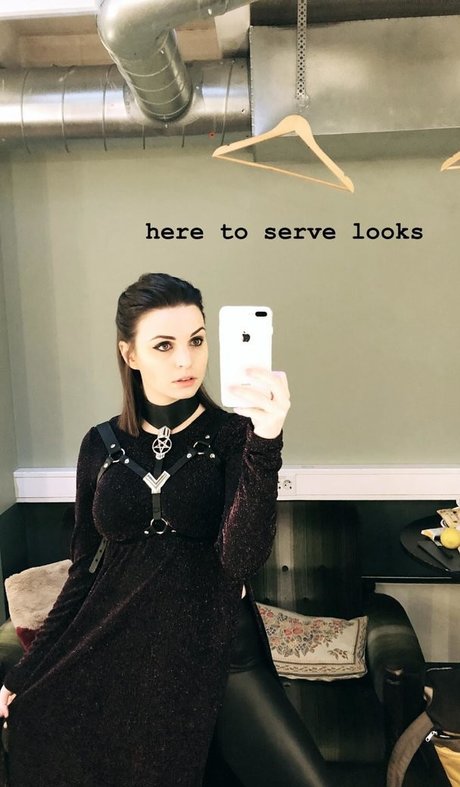 Emma Blackery 美しいモデル 画像