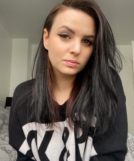 Emma Blackery 無料スター 画像