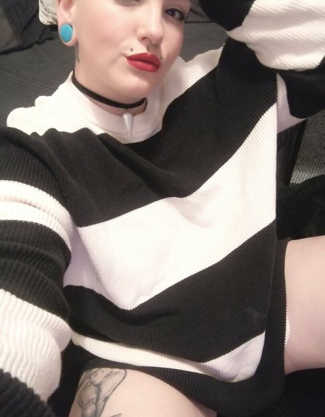 little m0th セクシーなスター 写真