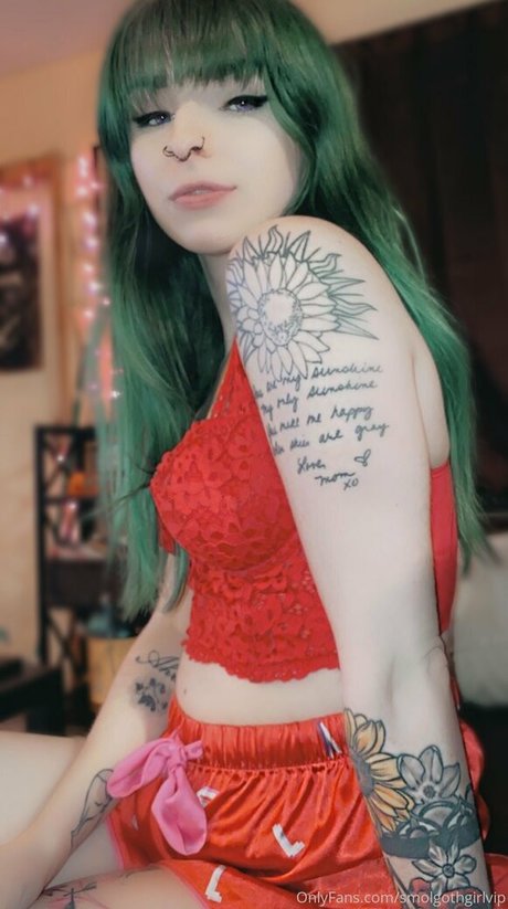 smolgothgirlvip profile image