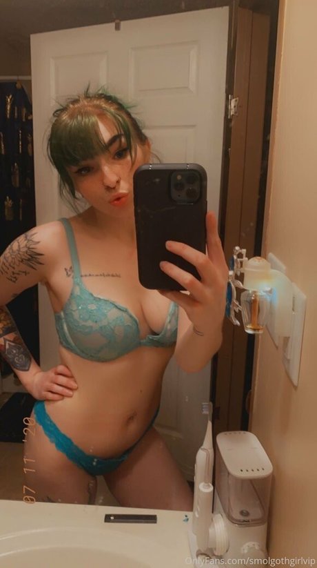smolgothgirlvip アダルトモデル 写真