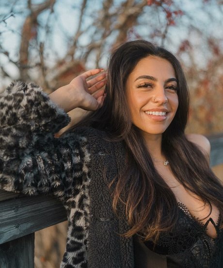 Lina alqaq アート女優 写真