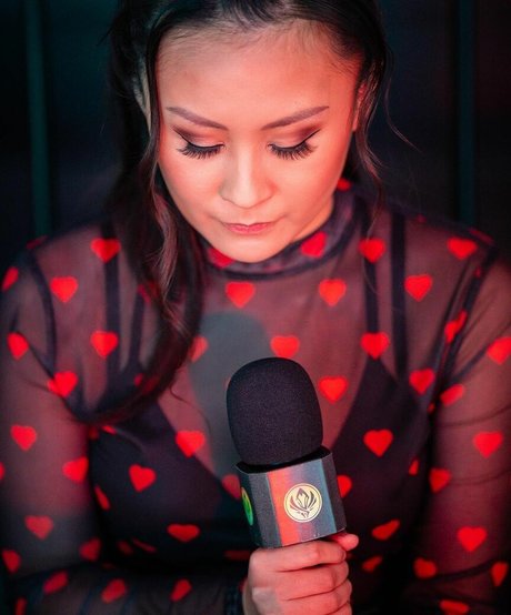 Yinsu Collins ヌードスター 写真