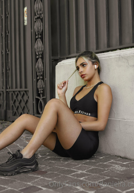 daniella di 裸のモデル 写真