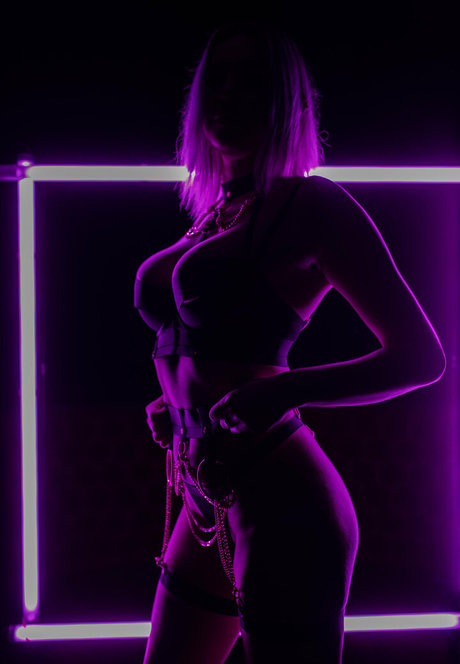 金髪の小柄なOnlyFans セクシーxxx 写真