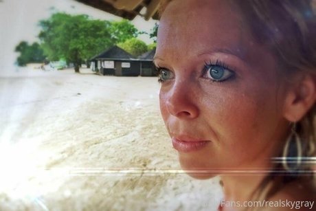 realskygray ホットスター 写真