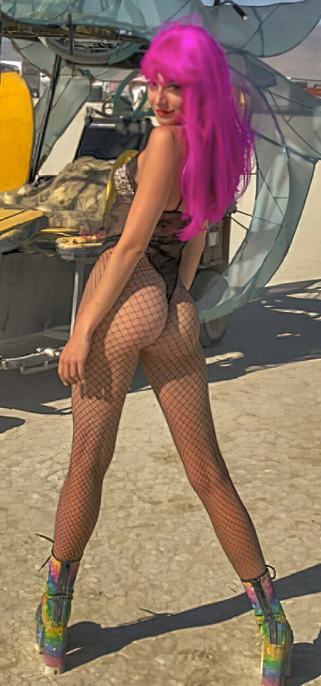 Ilgin Utin アダルトスター 写真