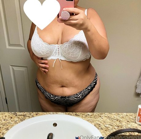 fionapiedi スター ヌード 写真