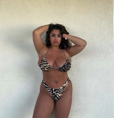 Nikiamarshalll スター 裸 画像