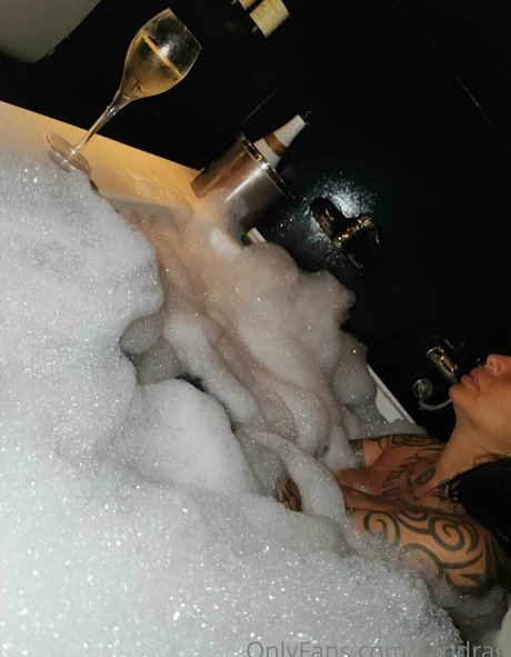 sandrag 裸の女優 画像