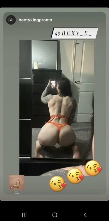 Inked couple 完璧なポルノスター 写真