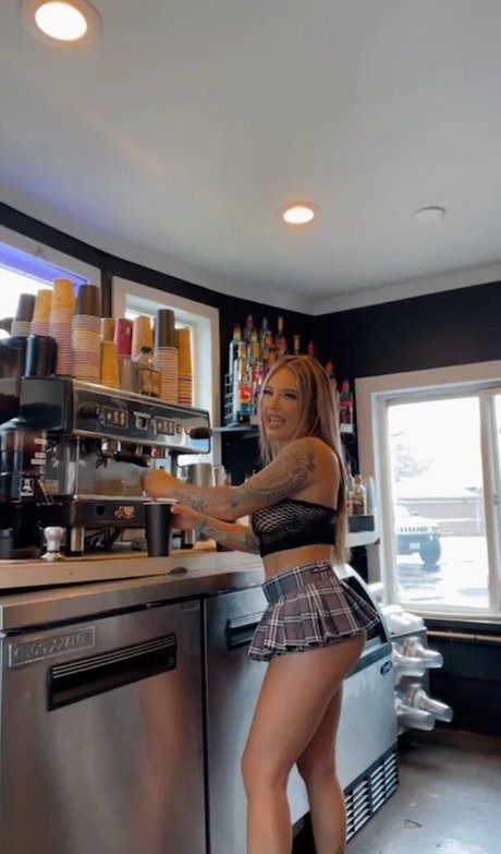 Sally Villagomez 限定スター 写真