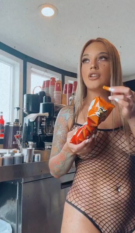 Sally Villagomez ヌードのポルノスター 写真