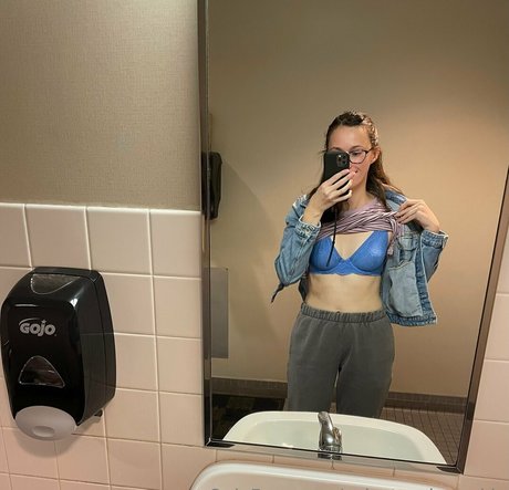 asmr フェラチオ onlyfans ホットヌード 画像