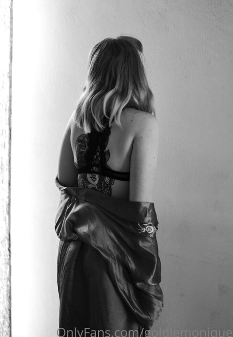 goldiemonique ホットなポルノスター 写真