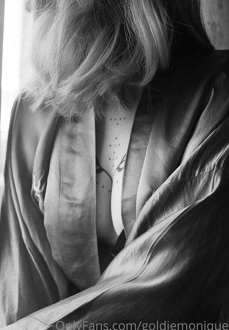 goldiemonique ポルノスター ホット 画像