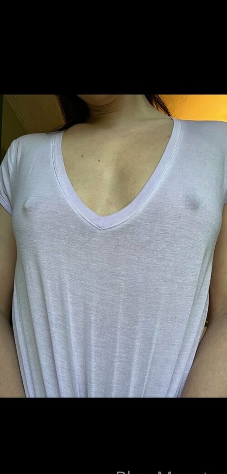 DMV オンリーファン ホットヌード 写真