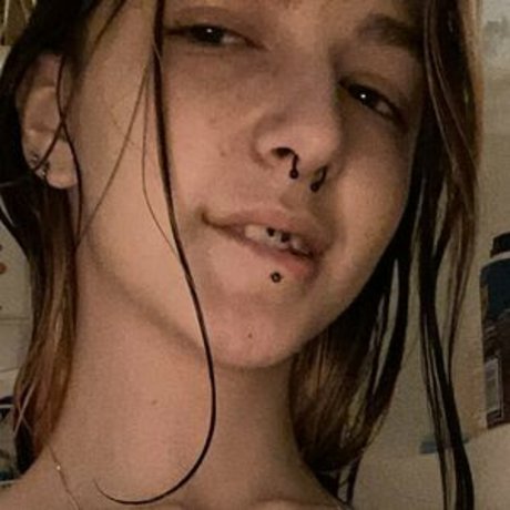 Zassou Lyss ポルノスター 写真