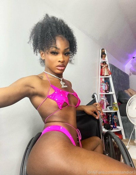 フラットオンリーファン ホットセクシー 画像