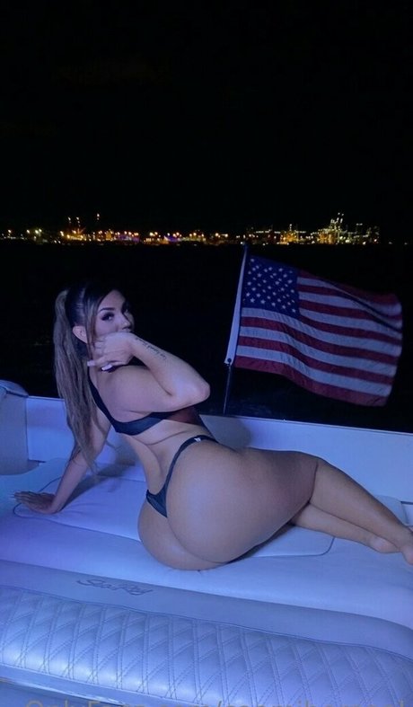 ニューハーフ巨乳OnlyFans 美しい裸 アーカイブ