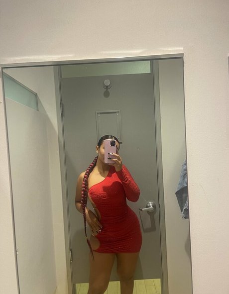 caamibernaal エロティックなモデル 画像