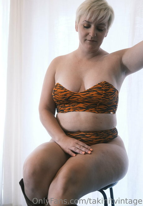 ニューハーフ巨乳OnlyFans 素敵 写真