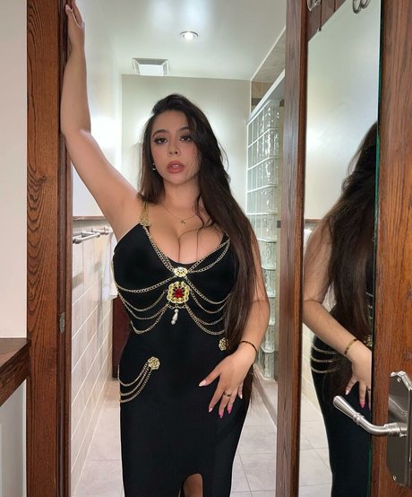 Reema Rochelle ポルノスター トップ 写真