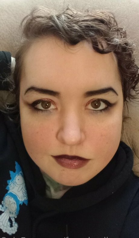 female diogenes エロティックモデル 写真