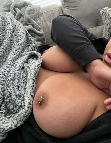 laixxx スター 裸 画像