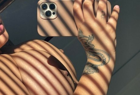 laixxx ポルノスター 可愛い 写真