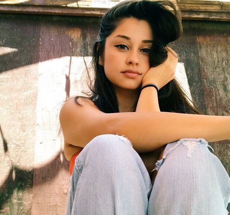 Yvette Monreal セクシーモデル 画像