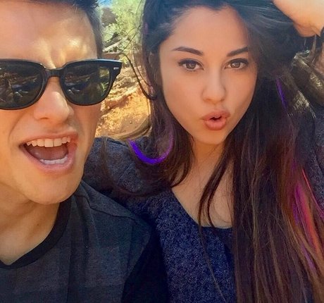 Yvette Monreal 裸の女優 写真