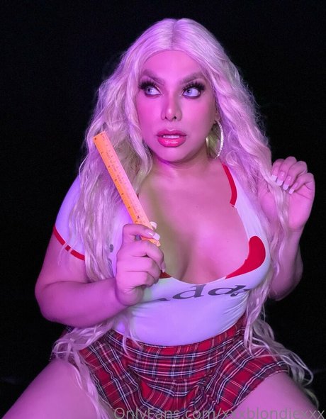 xxxblondiexxx HDポルノスター 画像
