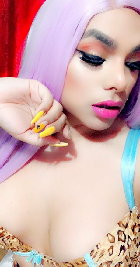 xxxblondiexxx 裸のモデル 画像