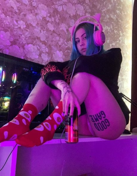 アジアンシャワー OnlyFans 無料ヌード 画像