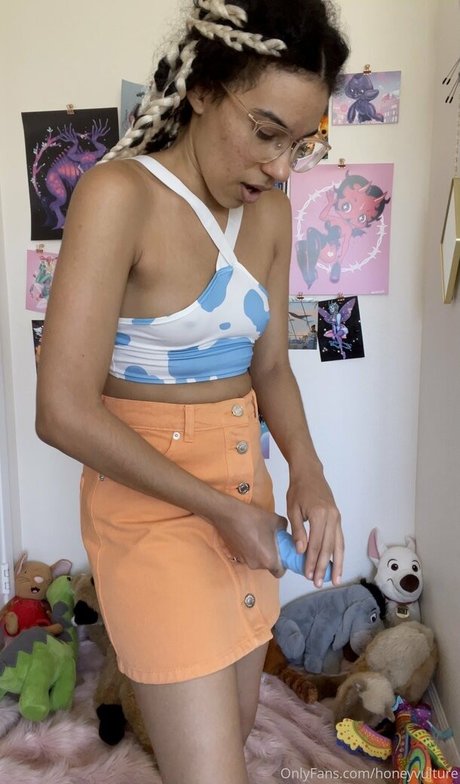 HoneyVulture 裸の女優 画像