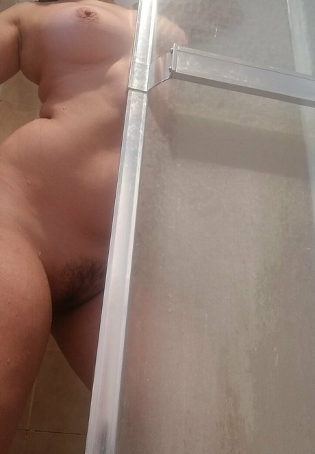 痩せた金髪の熟女OnlyFans ホットヌード 写真