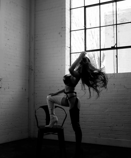 adelinesofficial ポルノスター セックス 写真