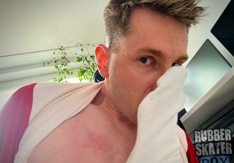 アマチュアペッギングOnlyFans ポルノ 画像